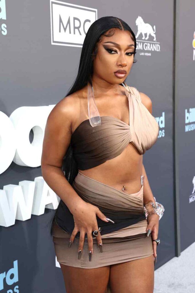 GIRL.BLACK: MEGAN THEE STALLION. BILLBOARD MUSIC AWARDS. SUMPTUOUS STYLE.