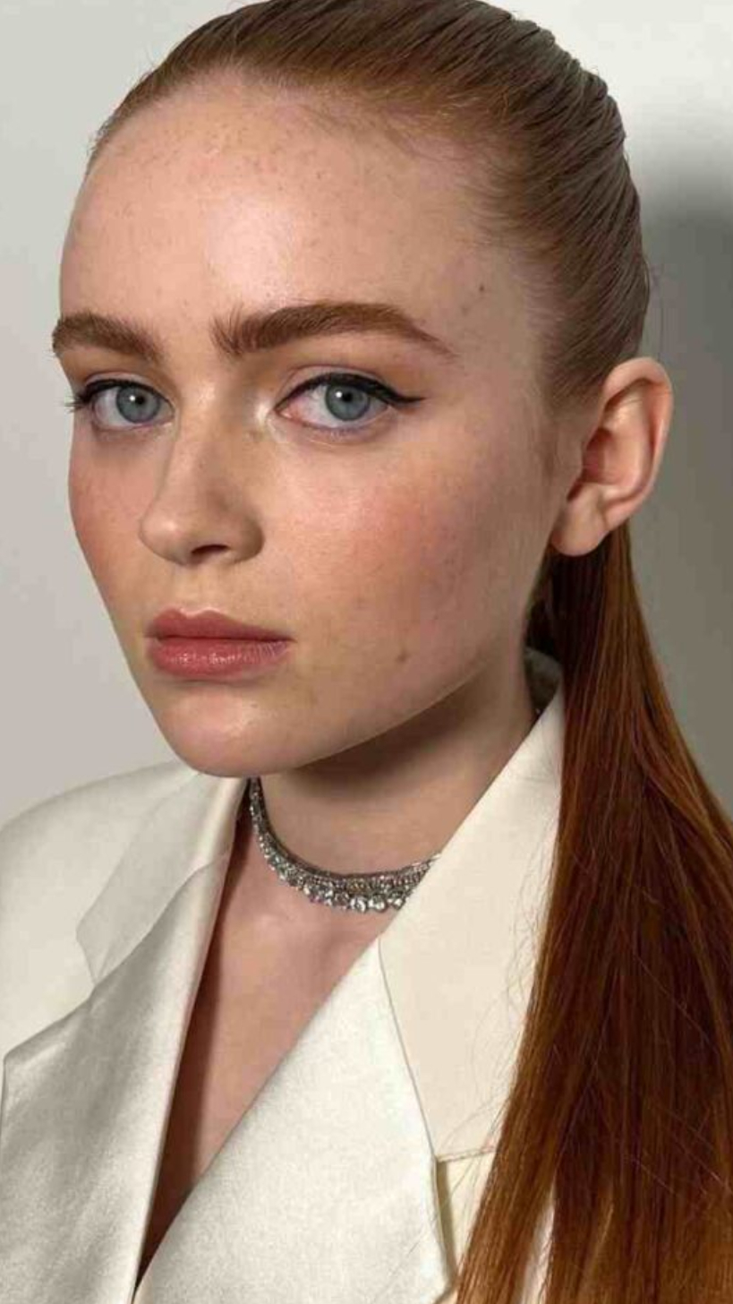 GIRL.BLACK: SADIE SINK. PRADA FOR “STRANGER THINGS 4” PREMIERE. TOTAL STYLE.