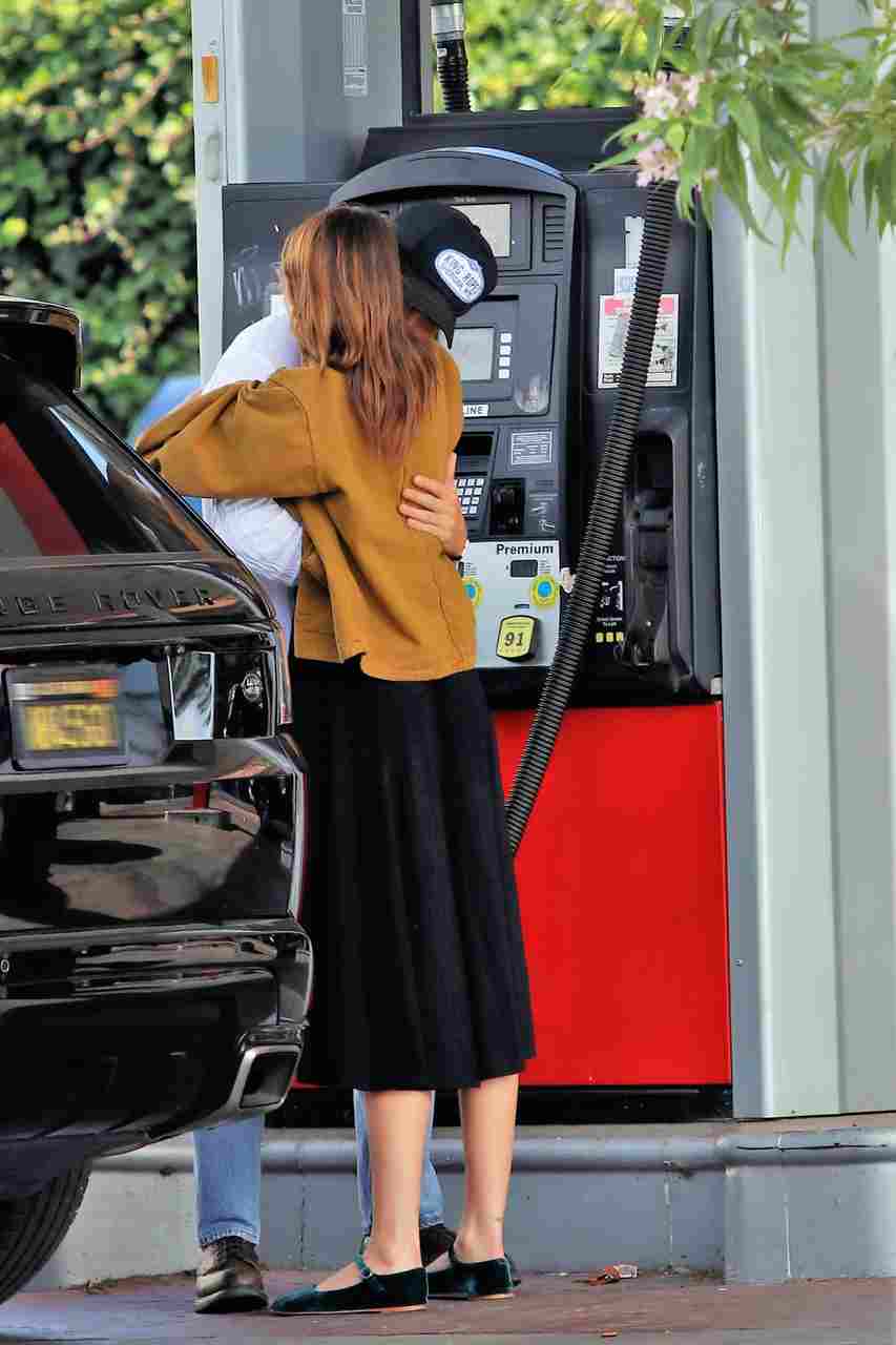 GIRL.BLACK: KAIA GERBER, AT A GAS STATION, IN LOS ANGELES. MEMORABLE STYLE.