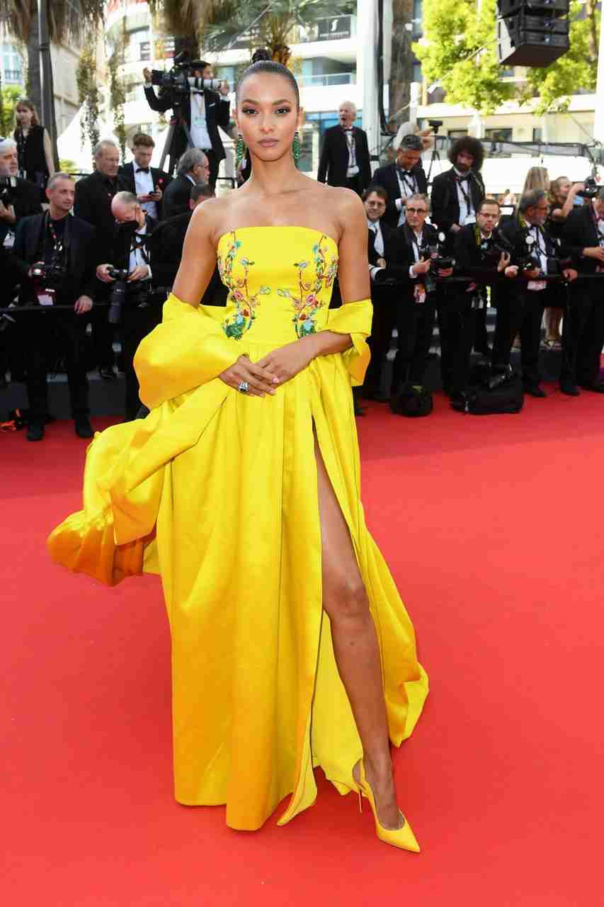 GIRL.BLACK: LAIS RIBEIRO. RED CARPET, AT CANNES FILM FESTIVAL. MAGNIFICENT STYLE.