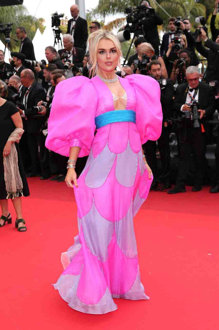 GIRL.BLACK: TALLIA STORM. “TOP GUN: MAVERICK” RED CARPET, AT CANNES FILM FESTIVAL. TOTAL STYLE.